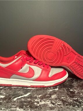 Nike Dunk Low SP UNLV  Size 11.5 DD1391-002